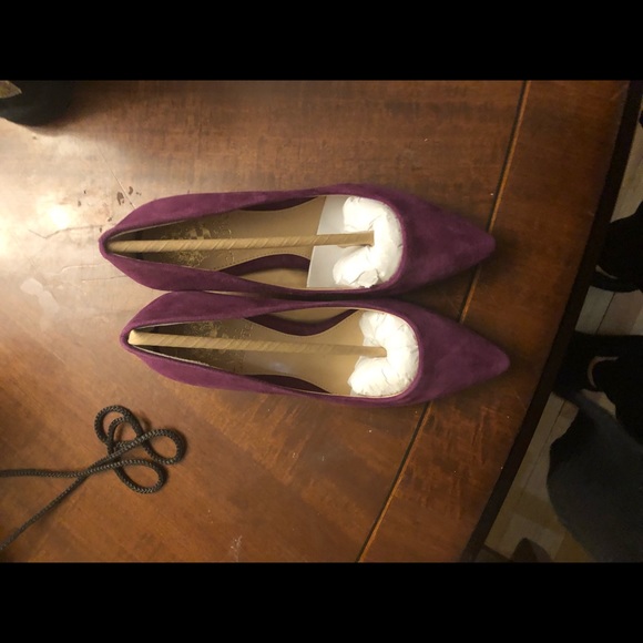 New suede low heel pumps. - Picture 5 of 6